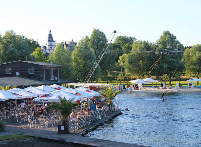 Wakepark mit Beachbar